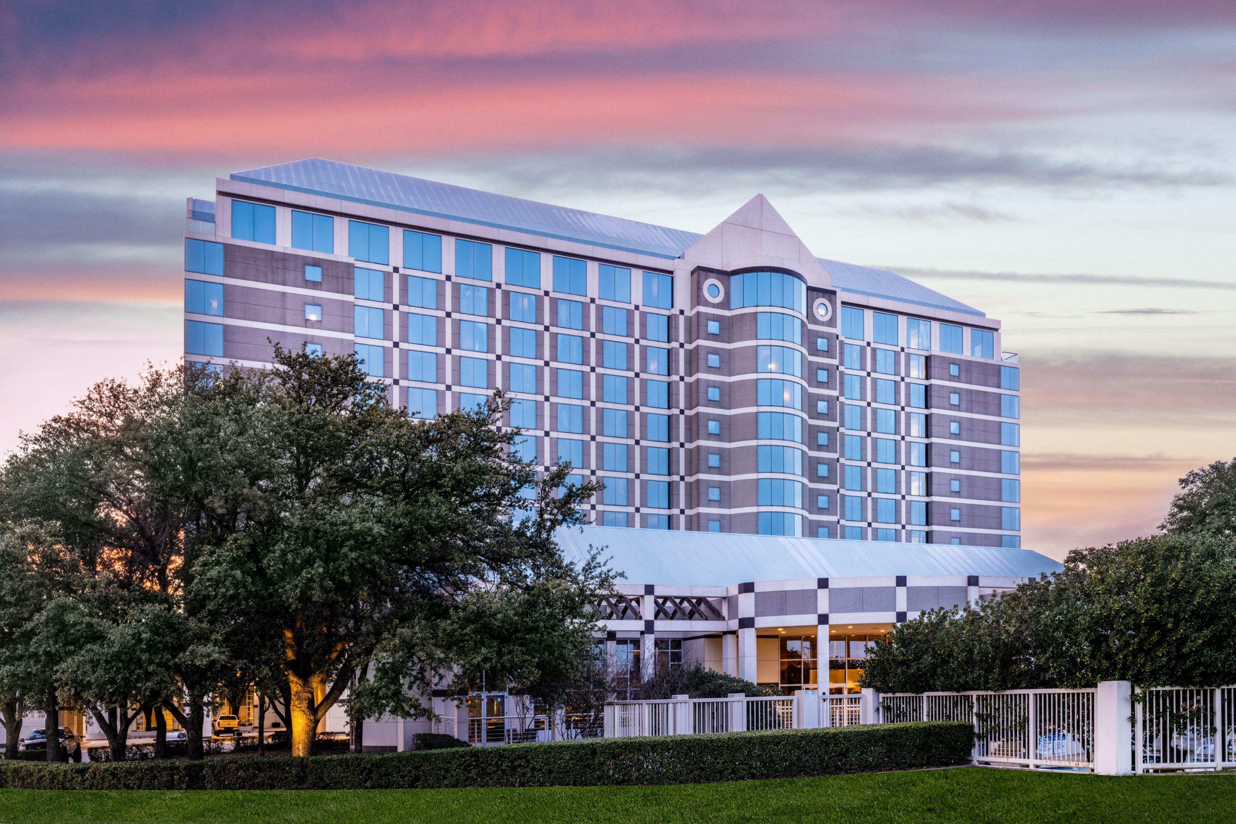 Renaissance Dallas North Hotel Екстер'єр фото